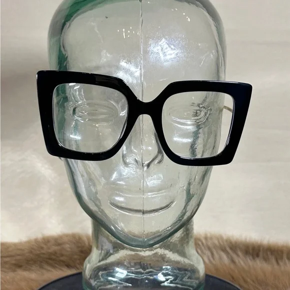 Chic Black Square Glasses - Picture 2 of 3